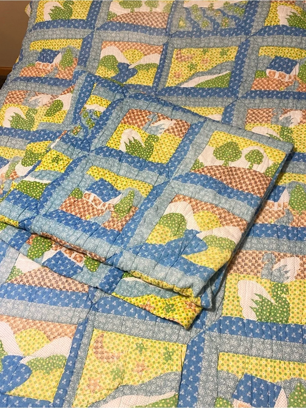Vintage 70’s Montgomery Ward Quilted Patchwork Style Cottagecore Twin Comforter